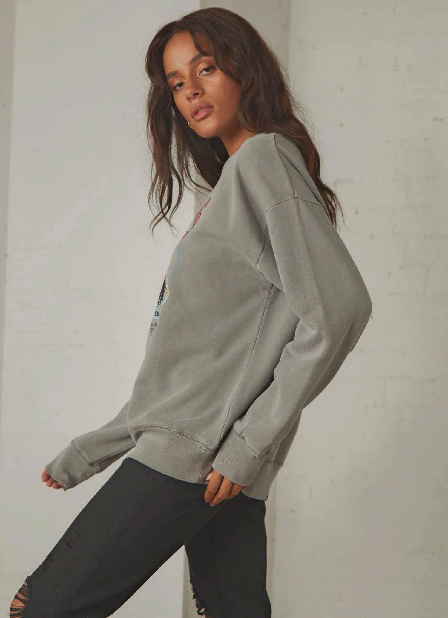 Thrills Storm The Castle Slouch Fit Crew - Washed Grey New & Most Loved 6 Thrills Storm The Castle Slouch Fit Crew - Washed Grey New & Most Loved