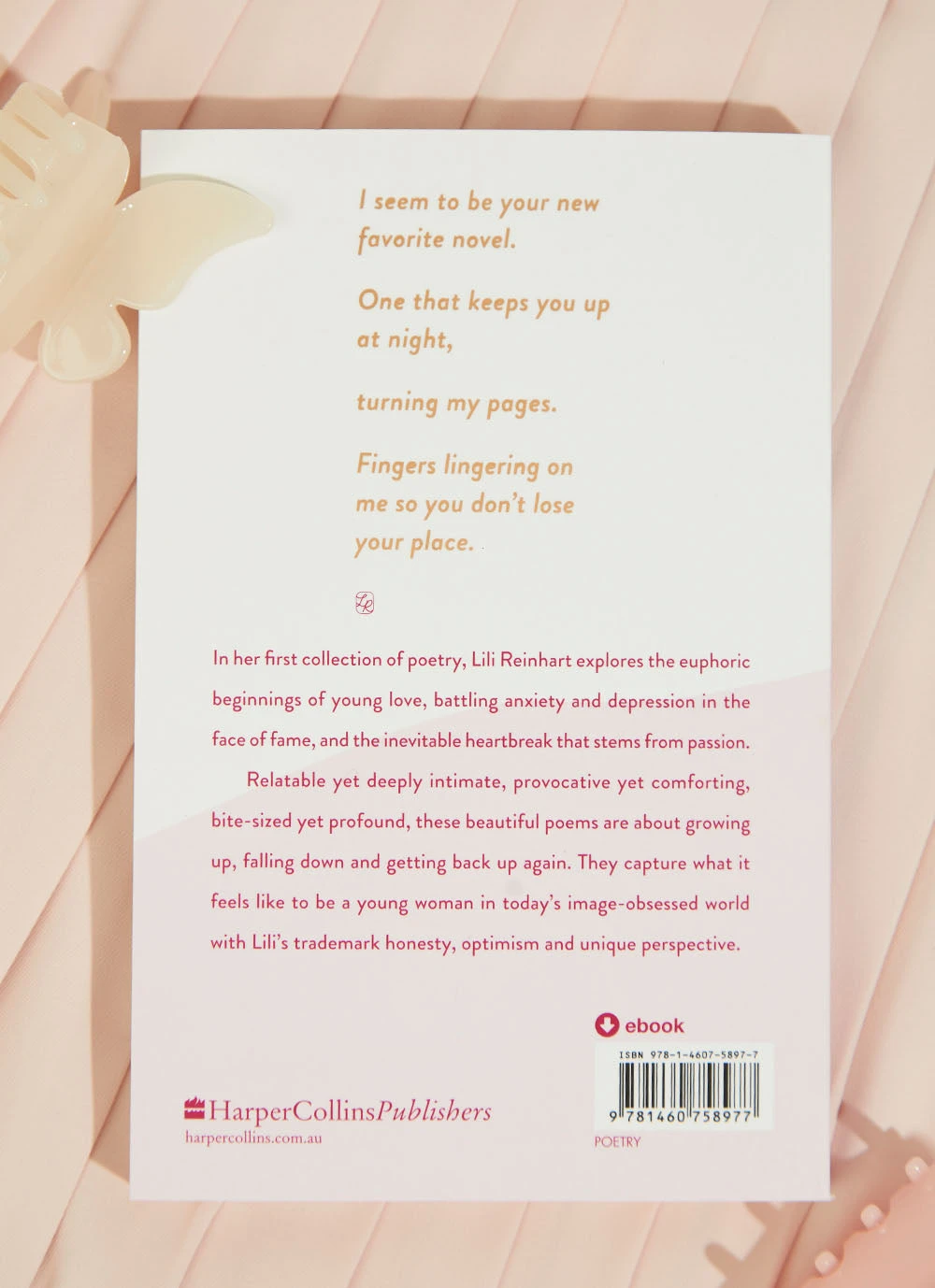 Harper Collins Swimming Lessons - Lili Reinhart New Accessories 5 Harper Collins Swimming Lessons - Lili Reinhart New Accessories