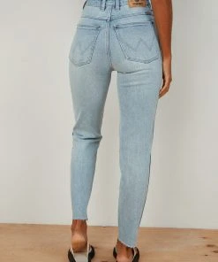 Wrangler Tyler Cropped Jean - Love Buzz New & Most Loved