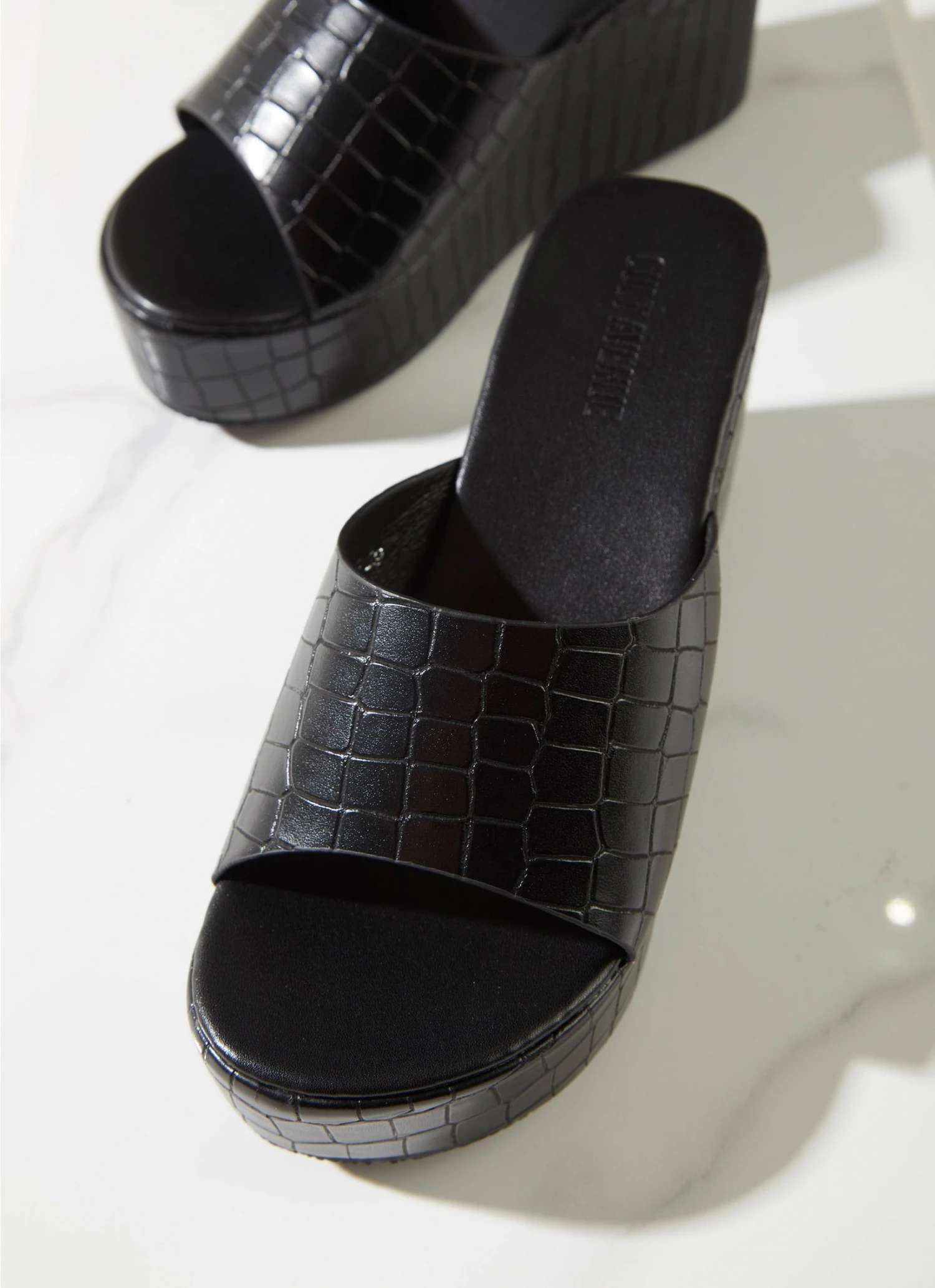 Cult Avenue Villa Playa Mule Heel - Black Croc New & Most Loved 5 Cult Avenue Villa Playa Mule Heel - Black Croc New & Most Loved