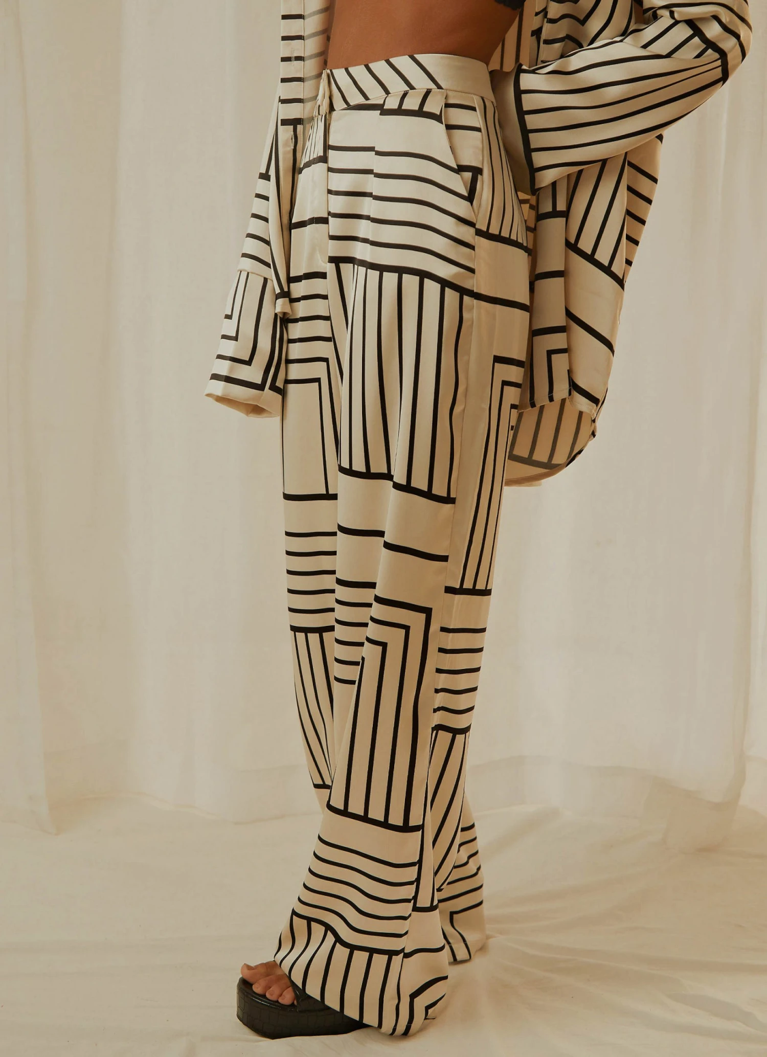 4th & Reckless New Bottoms Norma Trouser - Black And White 4th & Reckless New Bottoms Norma Trouser - Black And White