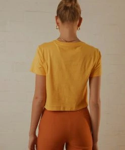 Levi's Cropped Jordie Tee - Sunrise Amber 5 Levi's Cropped Jordie Tee - Sunrise Amber