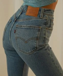 Levi's 70s High Flare Jeans - Sonoma Walks